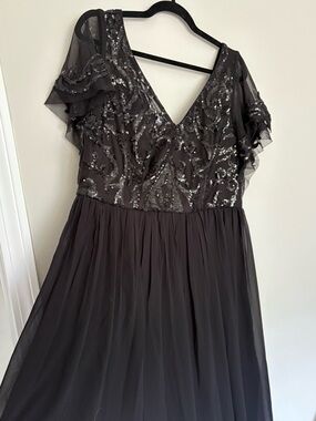 NWT size 16 Ever Pretty Black Sequin V-Neck Evening Gown